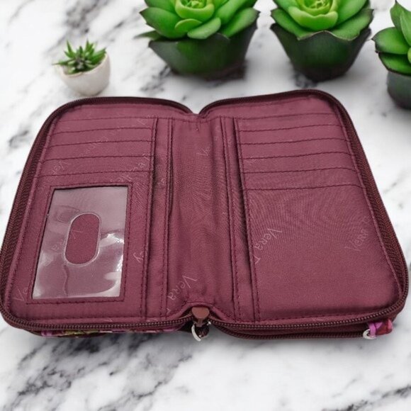 Beautiful VERA BRADLEY Wallet Resort Medallion Burgundy Print RFID.GUC!! - Picture 4 of 5